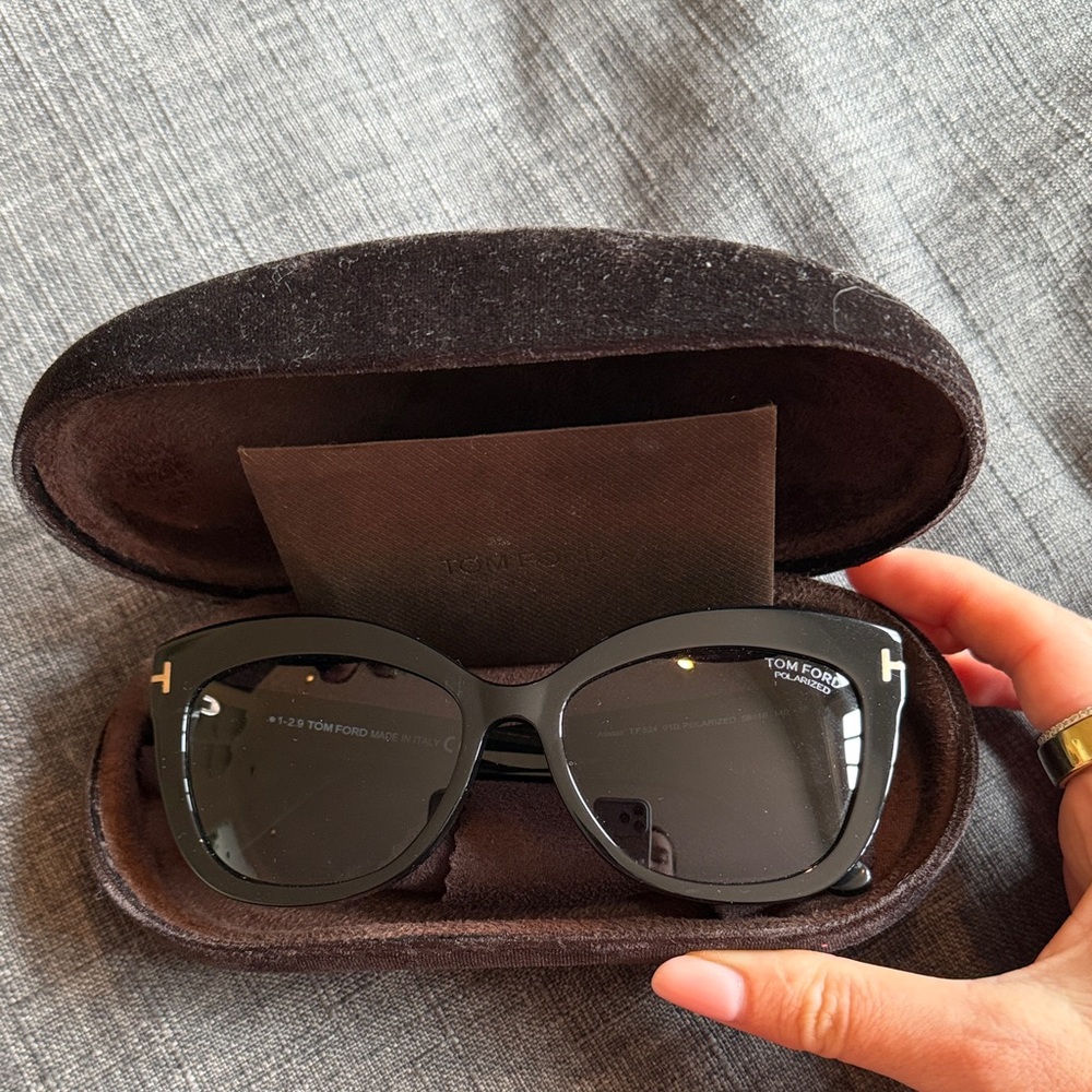 Tom Ford Elegant Black Sunglasses